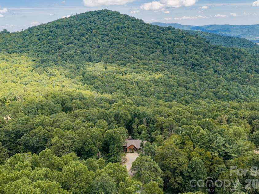 403 Thunder Mountain Road, Hendersonville, NC 28792.  MLS# CAR4399888, YatesRealty ID 41527. 