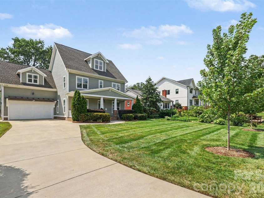 2914 Windsor Avenue, Charlotte, NC 28209.  MLS# CAR4409213, YatesRealty ID 41528. 