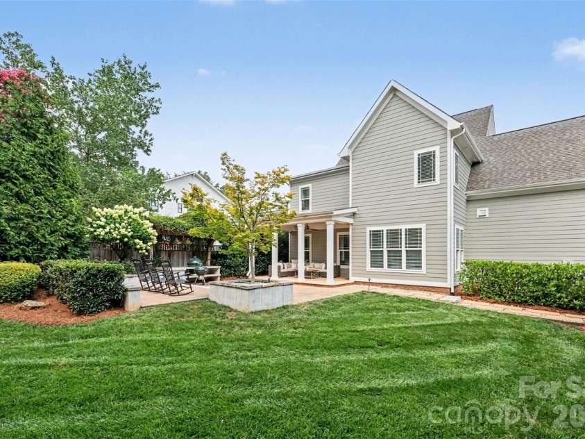 2914 Windsor Avenue, Charlotte, NC 28209.  MLS# CAR4409213, YatesRealty ID 41528. Back yard