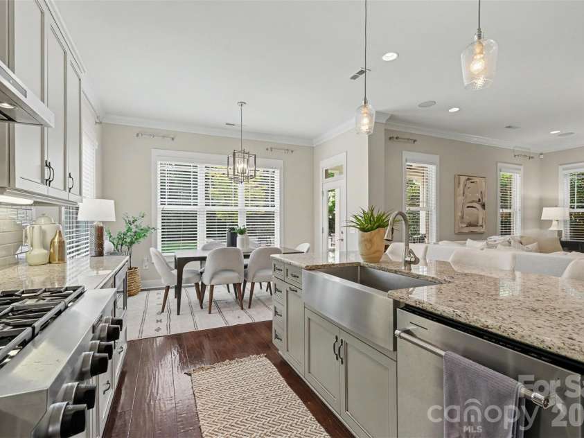 2914 Windsor Avenue, Charlotte, NC 28209.  MLS# CAR4409213, YatesRealty ID 41528. Kitchen