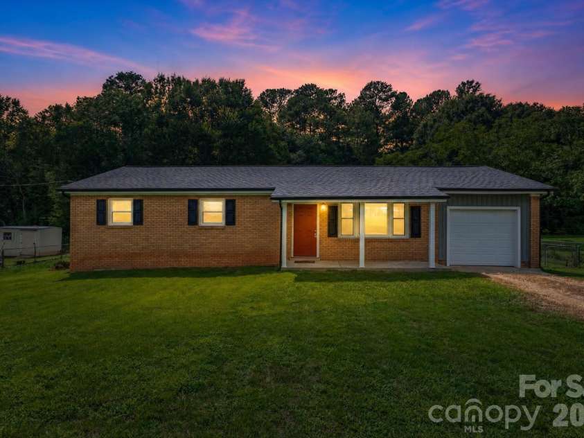 3907 Little Mountain Road, Gastonia, NC 28056.  MLS# CAR4406918, YatesRealty ID 41529. 