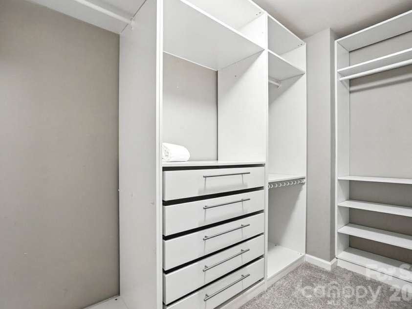 2042 Hamil Ridge Drive, Waxhaw, NC 28173.  MLS# CAR4343022, YatesRealty ID 4153. 