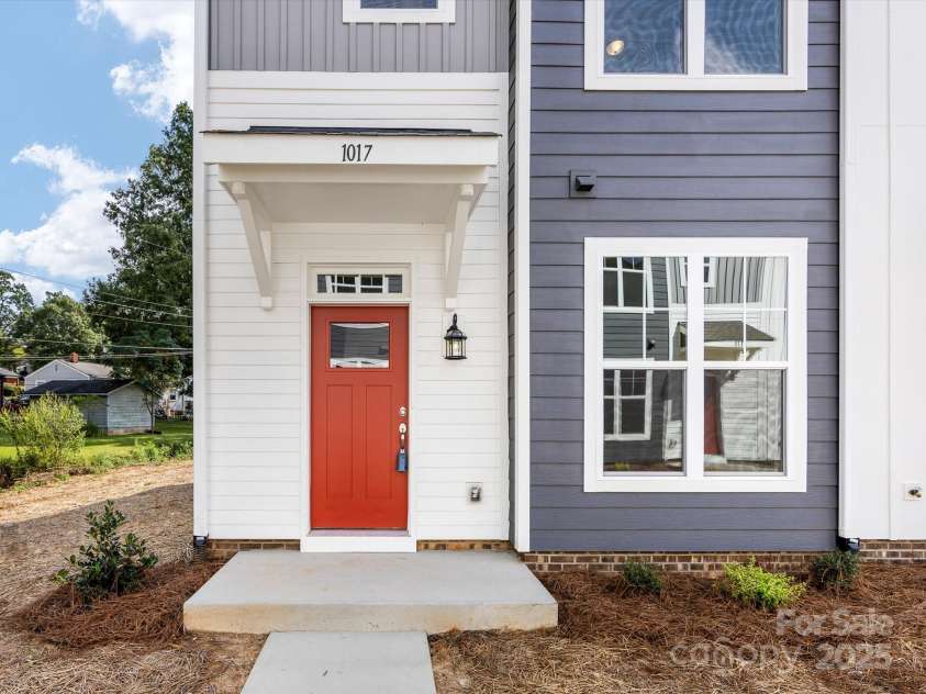 2121 Acclaim Street, Charlotte, NC 28205.  MLS# CAR4129764, YatesRealty ID 4153. 