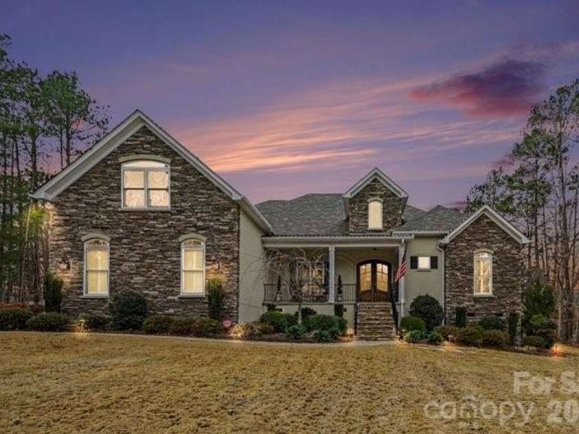 300 Old Hickory Court, Fort Mill, SC 29715.  MLS# CAR4346780, YatesRealty ID 4153. 