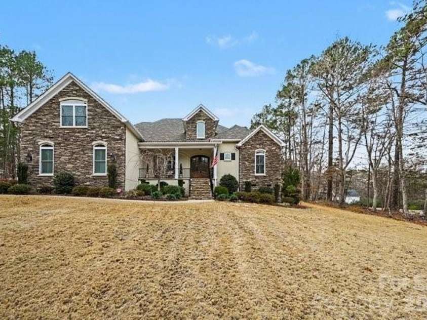 300 Old Hickory Court, Fort Mill, SC 29715.  MLS# CAR4346780, YatesRealty ID 4153. 