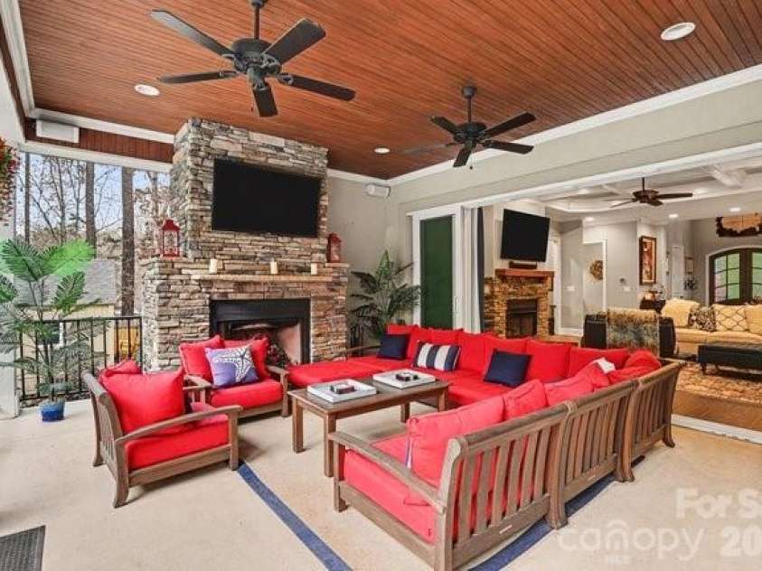 300 Old Hickory Court, Fort Mill, SC 29715.  MLS# CAR4346780, YatesRealty ID 4153. 
