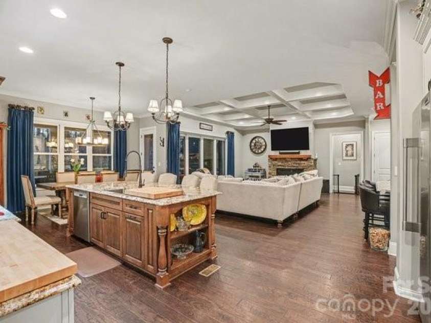 300 Old Hickory Court, Fort Mill, SC 29715.  MLS# CAR4346780, YatesRealty ID 4153. 