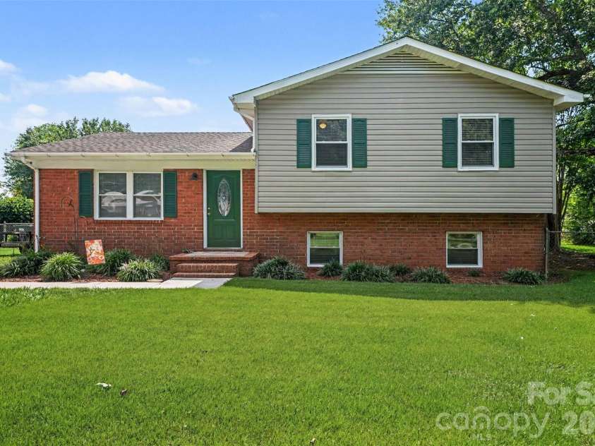 1130 Julius Drive, Salisbury, NC 28147.  MLS# CAR4407179, YatesRealty ID 41530. 
