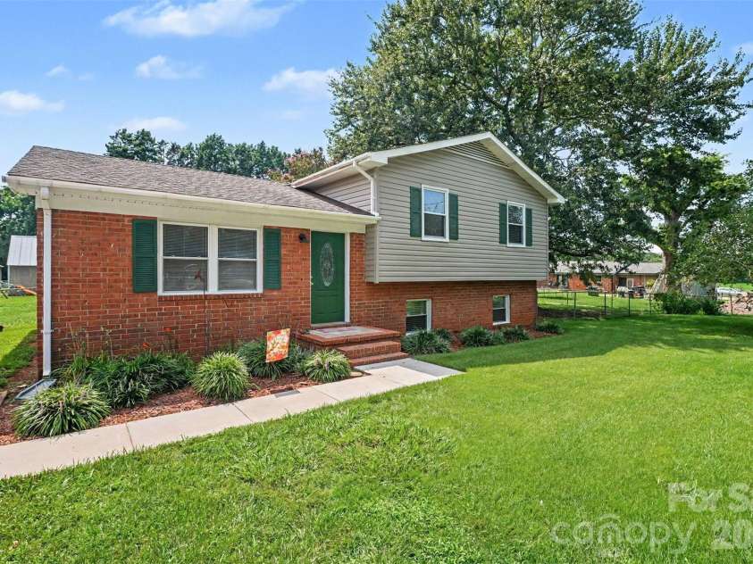 1130 Julius Drive, Salisbury, NC 28147.  MLS# CAR4407179, YatesRealty ID 41530. 