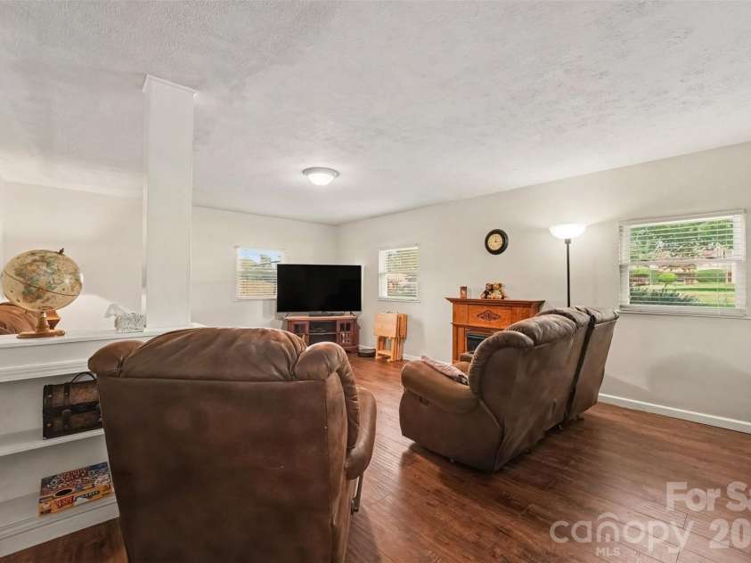 1130 Julius Drive, Salisbury, NC 28147.  MLS# CAR4407179, YatesRealty ID 41530. 