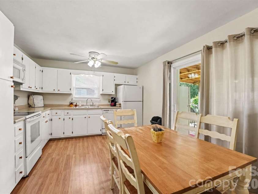 1130 Julius Drive, Salisbury, NC 28147.  MLS# CAR4407179, YatesRealty ID 41530. 