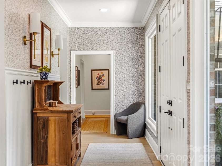 4 Hemlock Road, Asheville, NC 28803.  MLS# CAR4404677, YatesRealty ID 41532. 