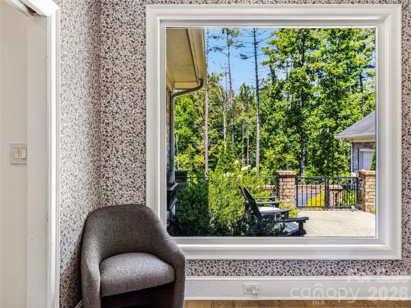 4 Hemlock Road, Asheville, NC 28803.  MLS# CAR4404677, YatesRealty ID 41532. 