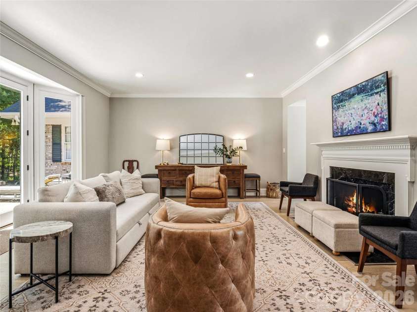 4 Hemlock Road, Asheville, NC 28803.  MLS# CAR4404677, YatesRealty ID 41532. 