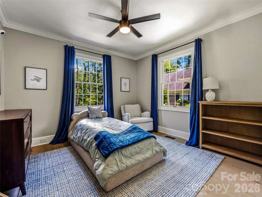 4 Hemlock Road, Asheville, NC 28803.  MLS# CAR4404677, YatesRealty ID 41532. 