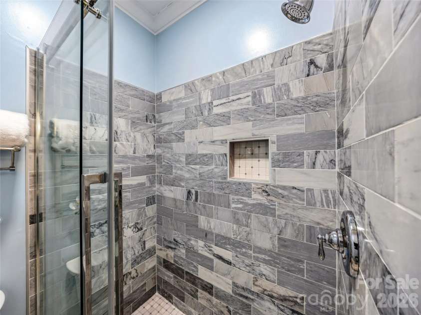 4 Hemlock Road, Asheville, NC 28803.  MLS# CAR4404677, YatesRealty ID 41532. 