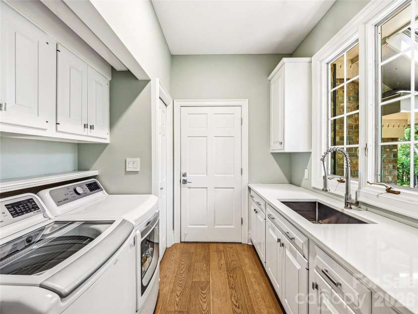4 Hemlock Road, Asheville, NC 28803.  MLS# CAR4404677, YatesRealty ID 41532. 