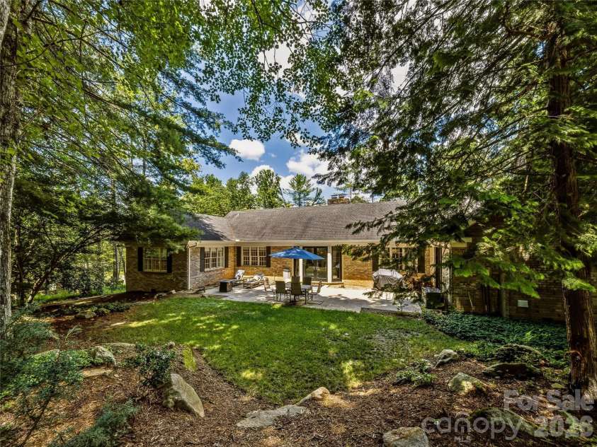 4 Hemlock Road, Asheville, NC 28803.  MLS# CAR4404677, YatesRealty ID 41532. 