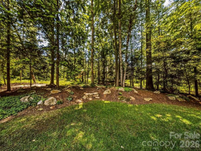 4 Hemlock Road, Asheville, NC 28803.  MLS# CAR4404677, YatesRealty ID 41532. 