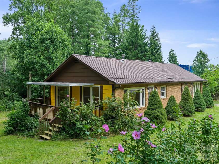 1644 State Hwy 80 S None, Burnsville, NC 28714.  MLS# CAR4408364, YatesRealty ID 41533. 1644 State Hwy 80 S