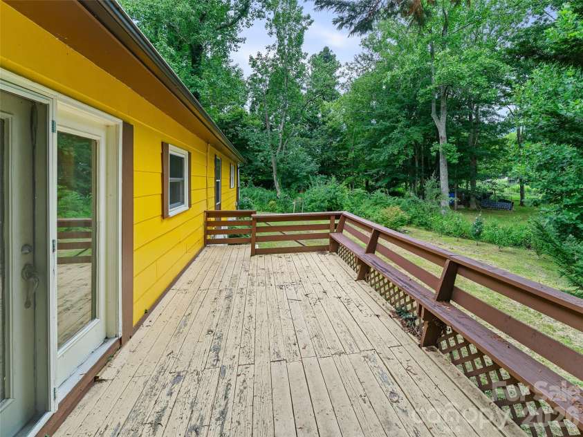 1644 State Hwy 80 S None, Burnsville, NC 28714.  MLS# CAR4408364, YatesRealty ID 41533. Back Porch
