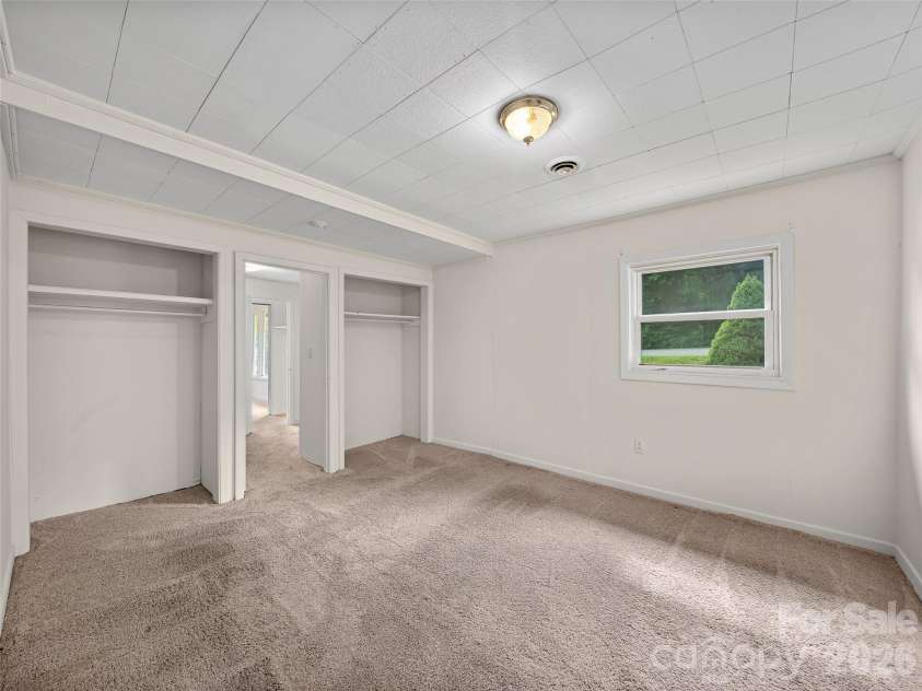 1644 State Hwy 80 S None, Burnsville, NC 28714.  MLS# CAR4408364, YatesRealty ID 41533. Bedroom