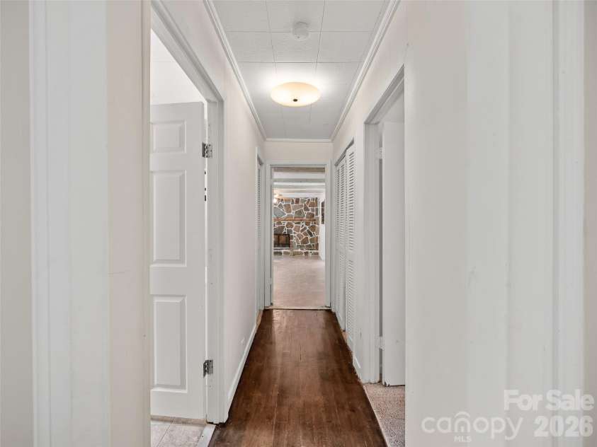 1644 State Hwy 80 S None, Burnsville, NC 28714.  MLS# CAR4408364, YatesRealty ID 41533. Hallway