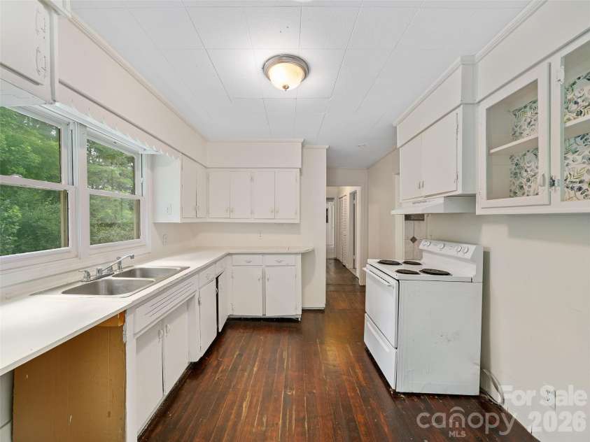 1644 State Hwy 80 S None, Burnsville, NC 28714.  MLS# CAR4408364, YatesRealty ID 41533. Kitchen
