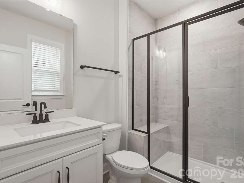 1321 Knob Creek Drive, Gastonia, NC 28054.  MLS# CAR4362549, YatesRealty ID 41534. Guest Bath