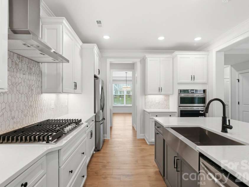 1321 Knob Creek Drive, Gastonia, NC 28054.  MLS# CAR4362549, YatesRealty ID 41534. Kitchen
