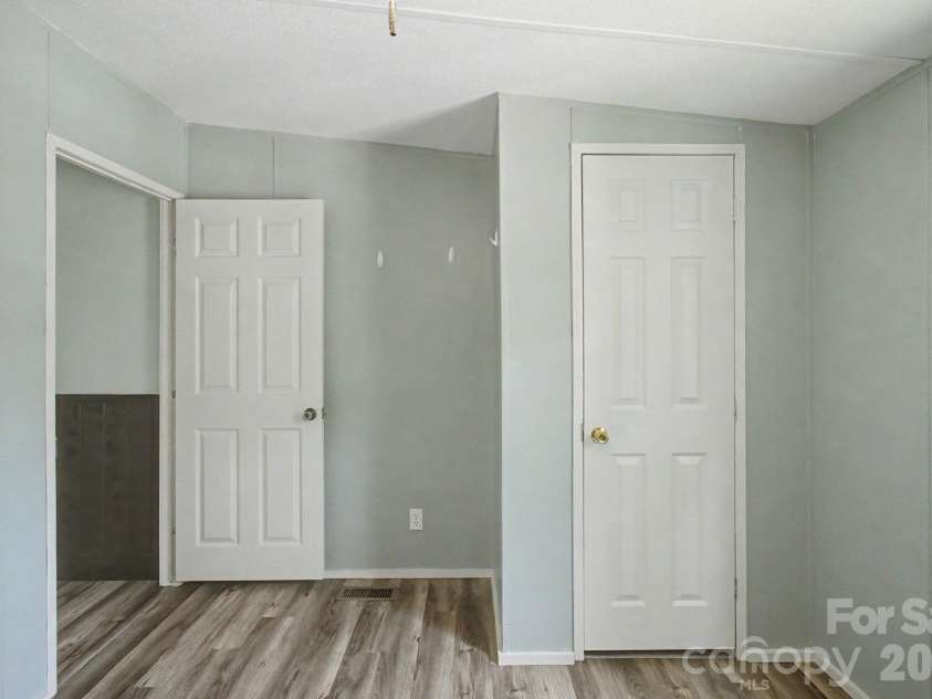 1011 Reed Street, Asheville, NC 28804.  MLS# CAR4396537, YatesRealty ID 41535. 3rd bedrpp,