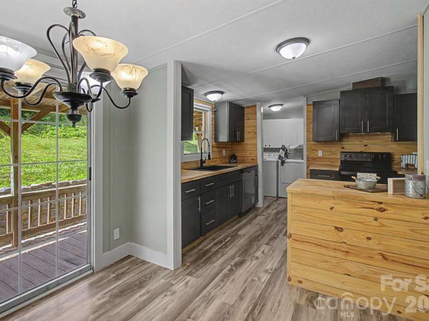 1011 Reed Street, Asheville, NC 28804.  MLS# CAR4396537, YatesRealty ID 41535. 