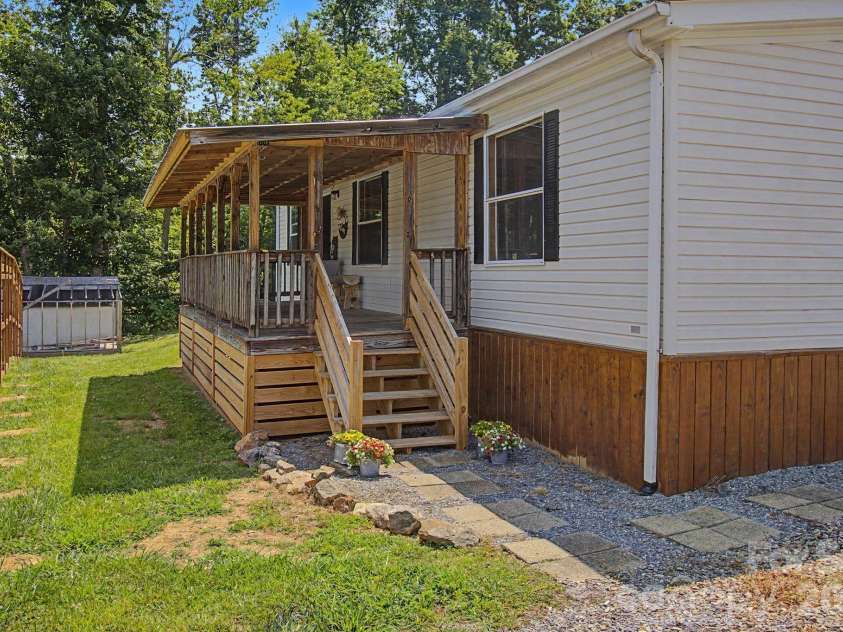1011 Reed Street, Asheville, NC 28804.  MLS# CAR4396537, YatesRealty ID 41535. 