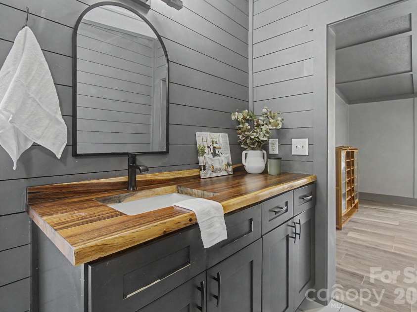 1011 Reed Street, Asheville, NC 28804.  MLS# CAR4396537, YatesRealty ID 41535. Primary bath