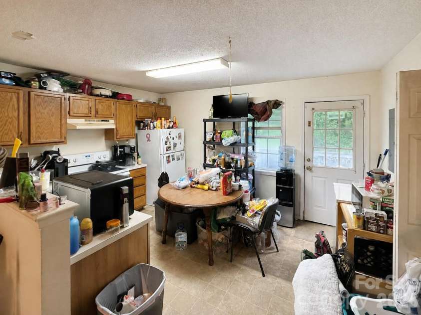 910 2nd Street, Spencer, NC 28159.  MLS# CAR4410739, YatesRealty ID 41537. Kitchen