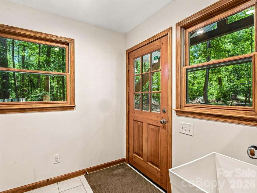 70 Promised Ridge Drive, Hendersonville, NC 28791.  MLS# CAR4411866, YatesRealty ID 41538. 