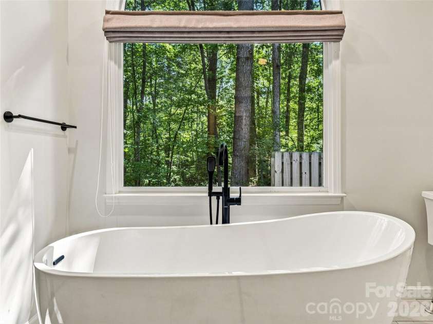 70 Promised Ridge Drive, Hendersonville, NC 28791.  MLS# CAR4411866, YatesRealty ID 41538. 