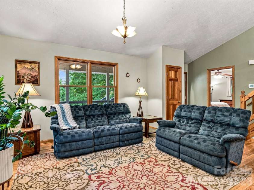 70 Promised Ridge Drive, Hendersonville, NC 28791.  MLS# CAR4411866, YatesRealty ID 41538. 
