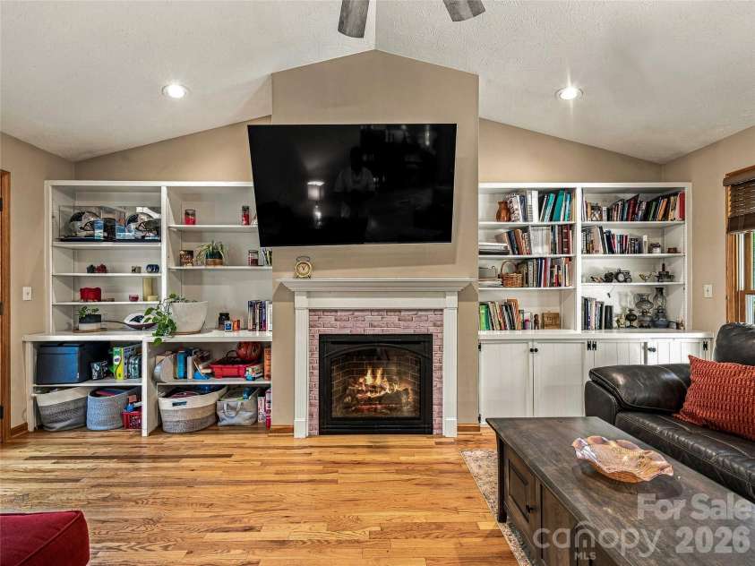 70 Promised Ridge Drive, Hendersonville, NC 28791.  MLS# CAR4411866, YatesRealty ID 41538. 
