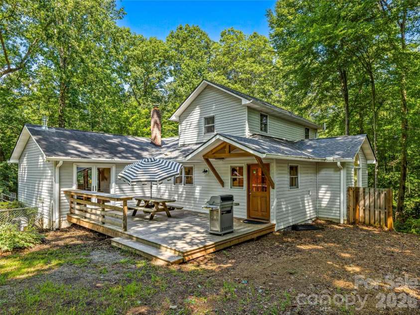 70 Promised Ridge Drive, Hendersonville, NC 28791.  MLS# CAR4411866, YatesRealty ID 41538. 