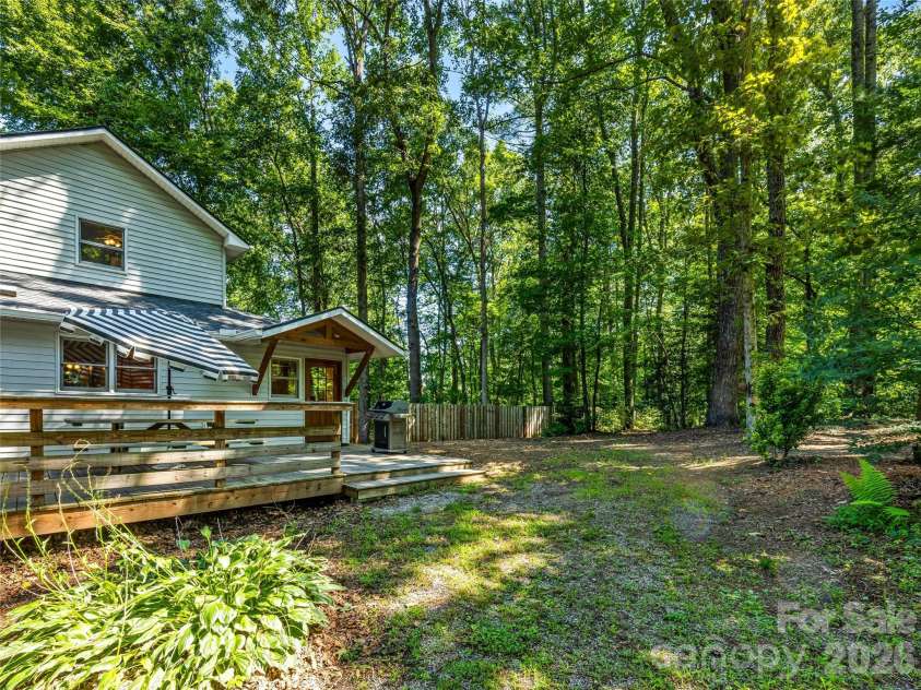 70 Promised Ridge Drive, Hendersonville, NC 28791.  MLS# CAR4411866, YatesRealty ID 41538. 