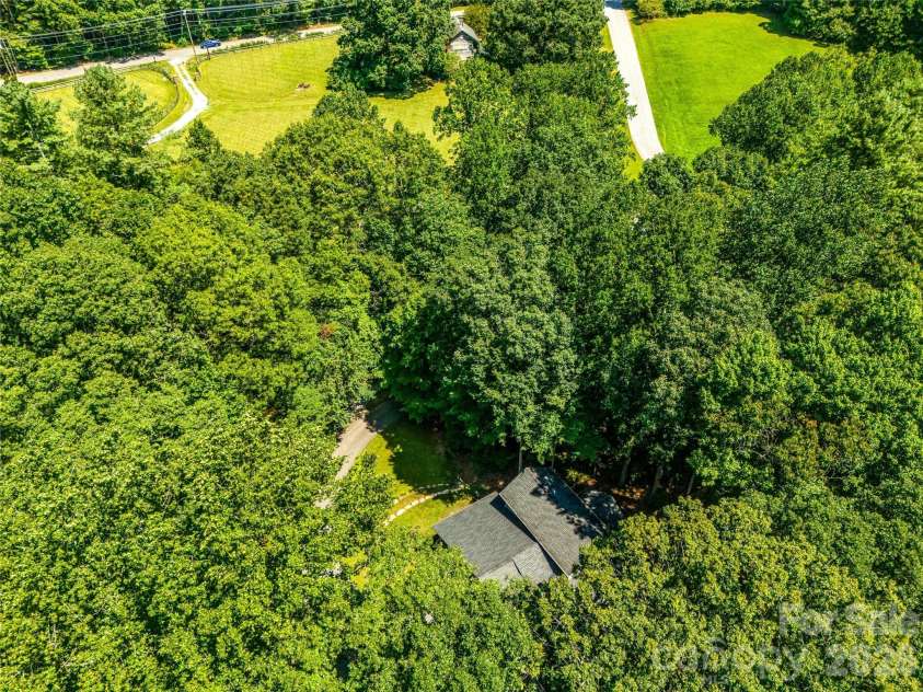 70 Promised Ridge Drive, Hendersonville, NC 28791.  MLS# CAR4411866, YatesRealty ID 41538. 