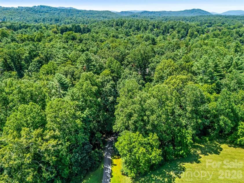 70 Promised Ridge Drive, Hendersonville, NC 28791.  MLS# CAR4411866, YatesRealty ID 41538. 