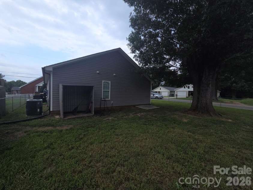 766 Main Street, Concord, NC 28027.  MLS# CAR4353449, YatesRealty ID 41539. 