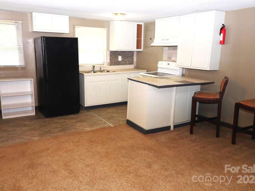 1131 Meandering Lane, Lincolnton, NC 28092.  MLS# CAR4184865, YatesRealty ID 4154. Kitchen