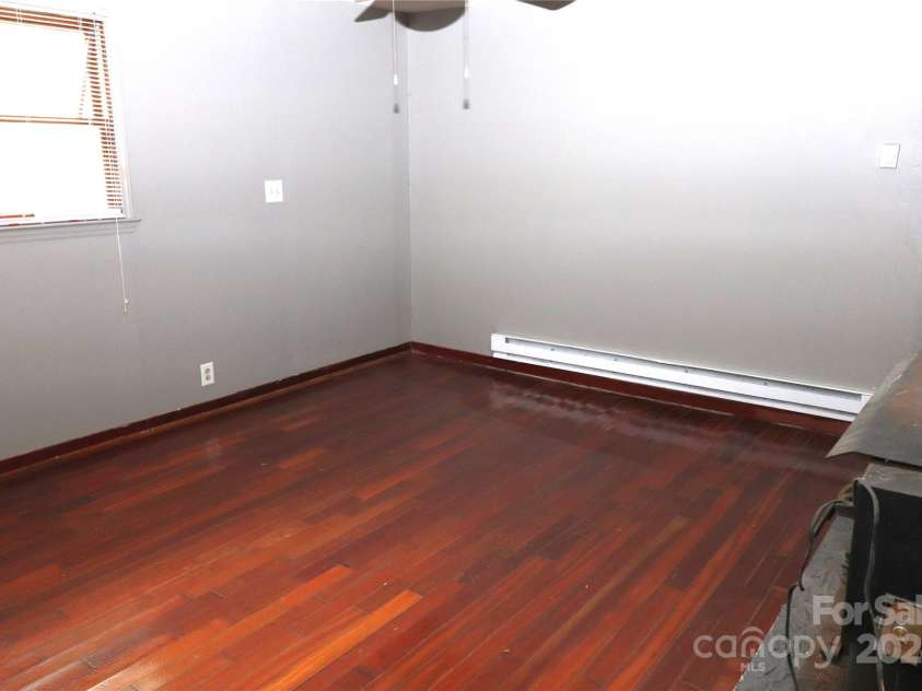 1131 Meandering Lane, Lincolnton, NC 28092.  MLS# CAR4184865, YatesRealty ID 4154. Living Room