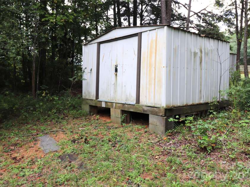 1131 Meandering Lane, Lincolnton, NC 28092.  MLS# CAR4184865, YatesRealty ID 4154. Storage Building