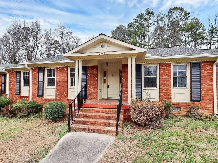 1202 Daybrook Drive, Kannapolis, NC 28081.  MLS# CAR4336228, YatesRealty ID 4154. 