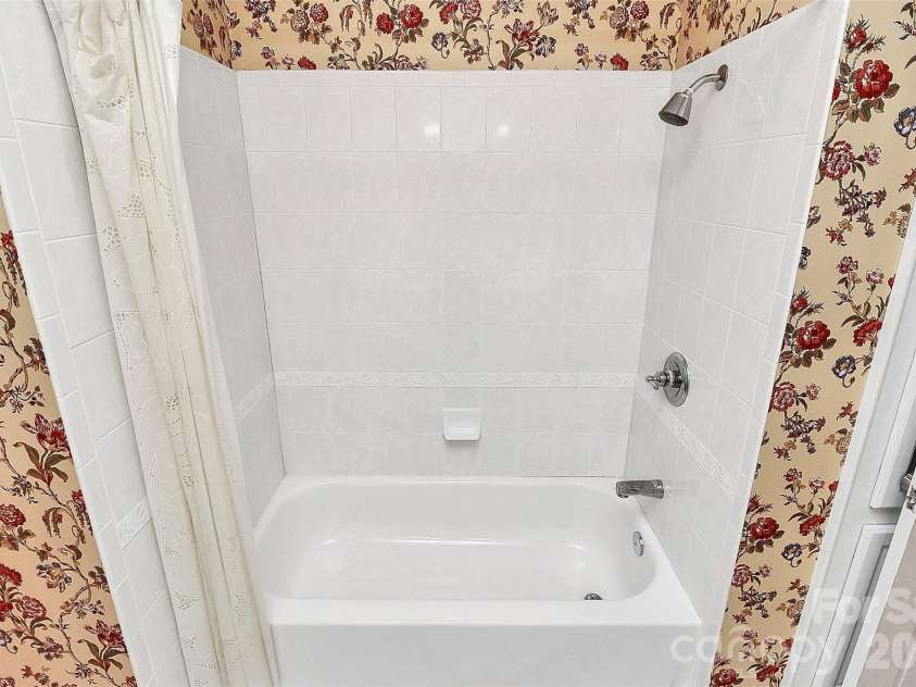 1202 Daybrook Drive, Kannapolis, NC 28081.  MLS# CAR4336228, YatesRealty ID 4154. 