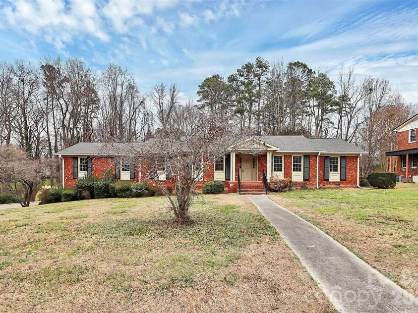 1202 Daybrook Drive, Kannapolis, NC 28081.  MLS# CAR4336228, YatesRealty ID 4154. 
